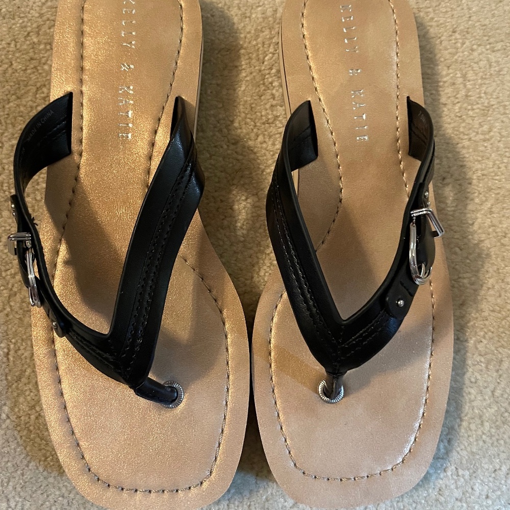 NIB Kelly & Katie Black “Briar” Sandals-Size 7.5